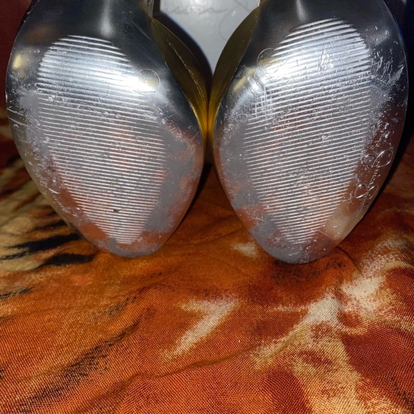 Killer Jessica Simpson gold heels 👠 - Picture 3 of 3